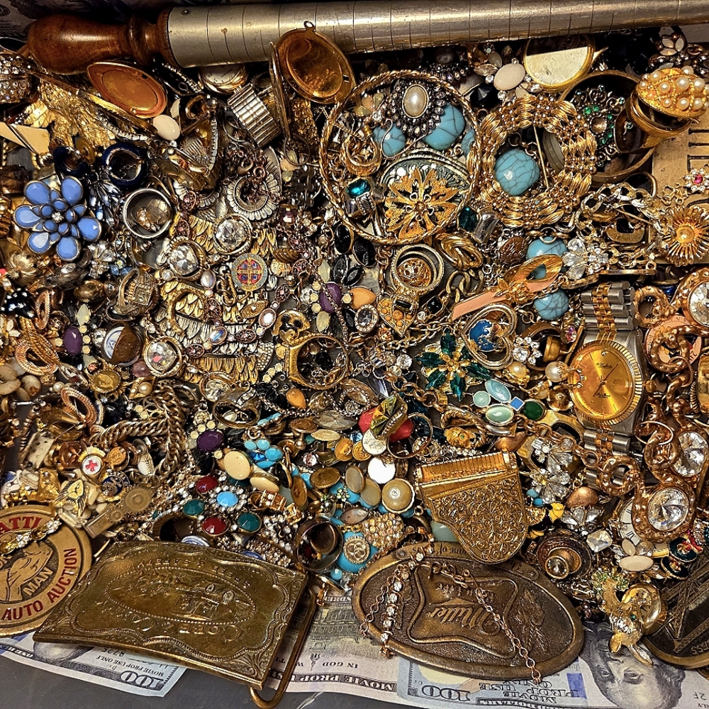 Giant Lot Of Jewelry (GT-1)